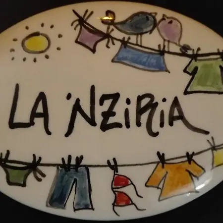 La 'nziria * Nápoles